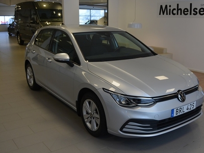 Volkswagen Golf1.5 eTSI DSG7 Dragpaket Navigation 2021, Halvkombi