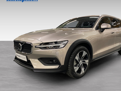 Volvo V60Cross Country B4 AWD Diesel Ultimate 2023, Kombi