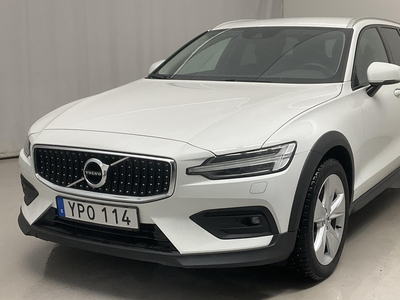 Volvo V60 B4 Cross Country AWD Mildhybrid, Diesel (197hk)