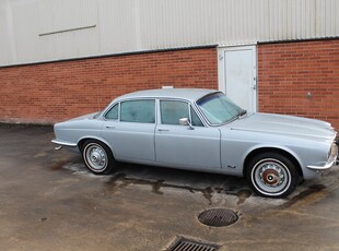 Jaguar XJ 12 LWB, Series 2, mkt fint rep objekt