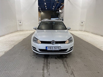 Volkswagen Golf 1.2 TSI 110hk Style Värmare Sensorer CarPlay