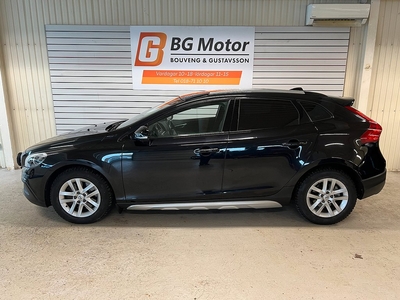 Volvo V40 Cross Country D3 150HK Summum Aut D-värm/B-kamera