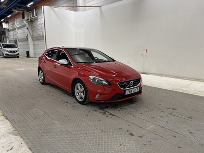 Volvo V40 T4 R-Design Pano VOC Värmare Navi Drag Välservad