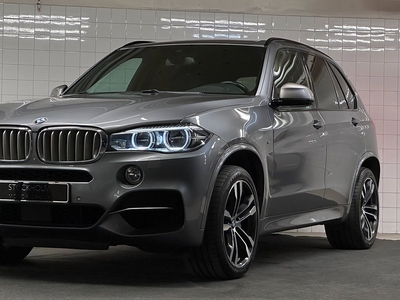 BMW X5 M50D/ M-SPORT INNOVATION/ PANO/1-ÄGARE/H&K/360°/420HK