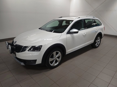 Skoda Octavia Scout 2.0 TDI 4x4 Businessline Värmare Drag