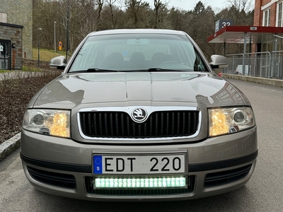 Skoda Superb 1.8 T 150HK Ledljus Dragkrok Svensksåld