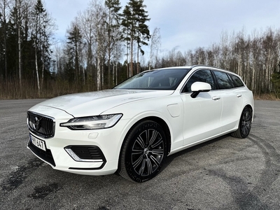 Volvo V60 Recharge T6 AWD Momentum 340hk, Kamera /VAT/MOMS