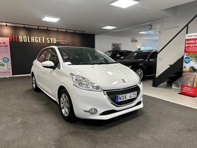 Peugeot 208 5-dörrar 1.2 VTi Endast 9600 Mil 360kr Årsskatt