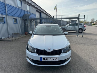 Skoda Fabia 1.2 TSI Euro 6 | Navi | Sensorer | Låga mil