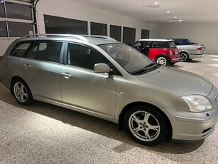 Toyota Avensis 2.0 VVT-i drag kombi