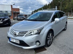 Toyota AvensisKombi 1.8 Drag Navi Kamera Motorvärmare 2012, Kombi