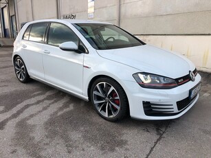 Volkswagen Golf GTI Performance Dynaudio Leasbar Nyservad