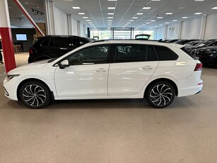 Volkswagen Golf Sportscombi 1.5 eTSI 130hk Backkamera/Värmare