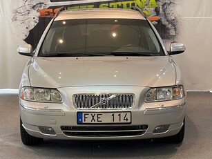 Volvo V70 2.4 CLASSIC, KINETIC AUTOMAT 170HK NY BESIKTAD NY SERVAD