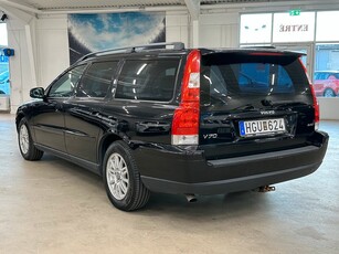 Volvo V70 2.4D Kinetic 2 ägare DRAGKROK VÄLVÅRDAD