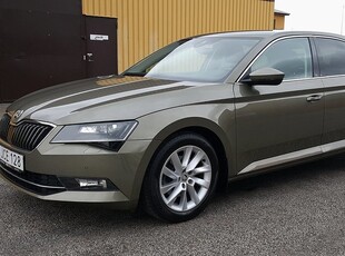 Skoda Superb1.8 TSI Style Business Navi 5drs 2017, Halvkombi