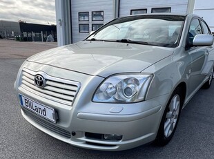 Toyota AvensisLiftback 2.0 D-4 VVT-i 2006, Halvkombi