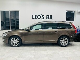 Volvo V70 D4 AWD Momentum NY BESIKT Aut Navi Darag Rattvärmare