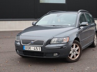 Volvo V50 1.8 / Dragkrok / Skinnklädsel / Fullservad / 2 ÄGAR