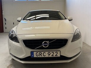 Volvo V40 D2 Momentum White edition