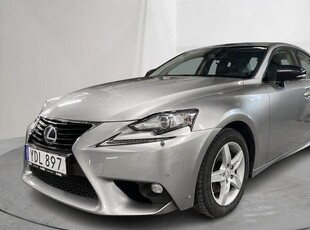 Lexus IS300h 2016, Sedan