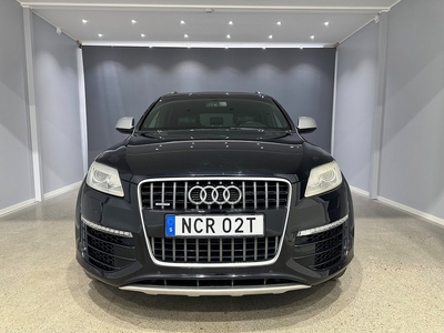 Audi Q7 / V12 / EXCLUSIVE LINE / PANORAMA / 500HK