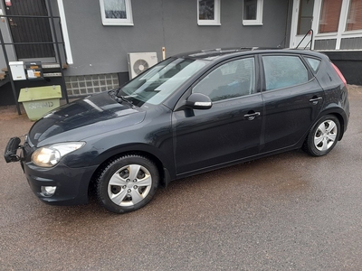 Hyundai i30 1.6 CRDi (116hk) s+v.däck.avt.drag. 1.Ägare