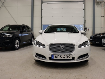 Jaguar XF 2.2 TDi4 Skinn Taklucka P-Sensorer M-Värm 190hk