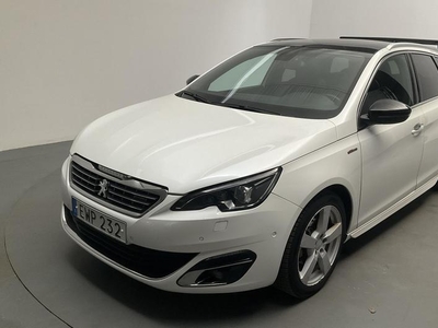 Peugeot 308SW PureTech 2015, Halvkombi