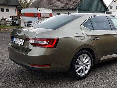 Skoda Superb 1.8 TSI 180hk Style Business Navi 5drs 4600mil