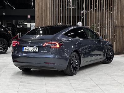 Tesla Model 3 Performance /Facelift/Sv.såld/Värmepump/SoV