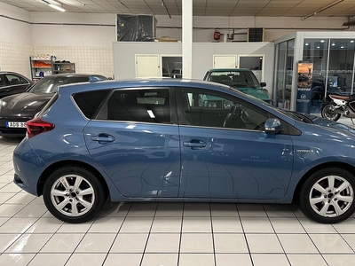 Toyota Auris Hybrid 136hk e-CVT Comfort Automat Backkamera