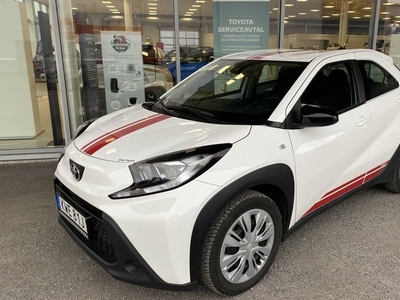 Toyota AygoX 1.0 VVT-i S-CVT Play LED Ramp M-Värm V-h 2022, Halvkombi