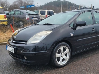 Toyota Prius1.5 VVT-AUTOMAT T Euro 4 NY BESIKTAD NY SERVAD 2006, Halvkombi