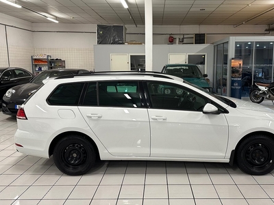 Volkswagen Golf Sportscombi 1.6 TDI 115hk Automat Backkamera