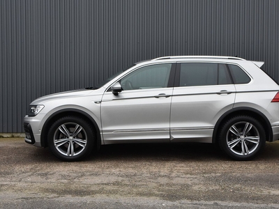 Volkswagen Tiguan 2.0 TSI 4M R-line Head-up Drag Cockpit 19