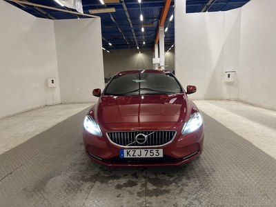 Volvo V40 T3 152hk Summum Inscription VOC Kamera Navi Blis