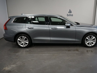 Volvo V60 B4 Diesel Momentum Advanced SE 12 månader Fritt Serviceavtal