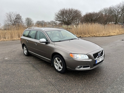 Volvo V70 2.0 F Summum 146hk