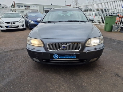 Volvo V70 2.5T 210HK Dynamic Edition Staylad 0% RÄNTA 36MÅN