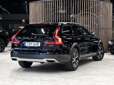 Volvo V90 Cross Country D4 AWD Momentum/VOC/Drag/Värmare/SoV