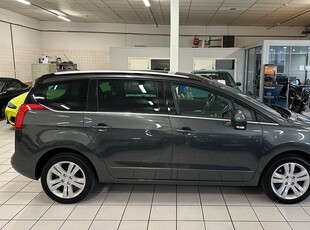 Peugeot 5008 1.6 BlueHDi Automat Pano HuD Navi 7-Sits Kamera