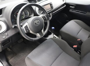 Toyota Yaris Hybrid E-Cvt Backkamera 101hk