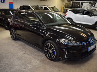 Volkswagen Golf GTE 204HK/ ADAP-FART/ NAV/ PDC/ S&V