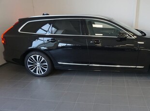 Volvo V90 Recharge T6 Core Edition 360 Kamera, Navigation