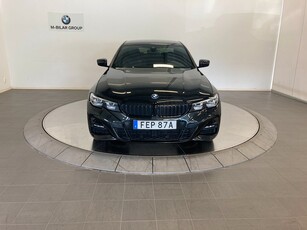 BMW 330e xDrive Sedan M Sport Sportstol Drag Hifi Nav