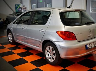 Peugeot 307 1,6 / 5-dörrar / Nybesiktigad / 13xxx MIL