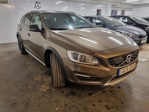 Volvo V60 Cross Country D4 Geartronic Momentum Euro6,Ny kamrem