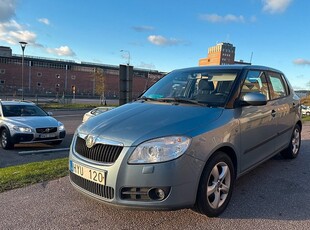 Skoda Fabia1.6 Automat Euro 4 2009, Halvkombi