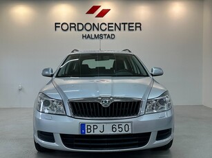 Skoda Octavia Kombi 1.6 TDI 105hk Automat 1Brukare|Drag|Nyse